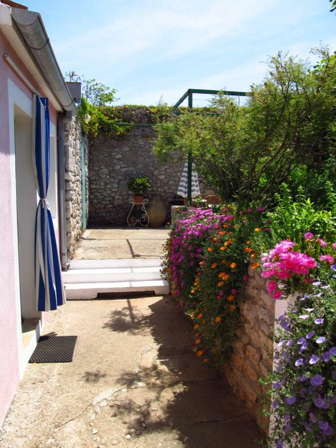 וולי לוסיניי Apartments Anita מראה חיצוני תמונה